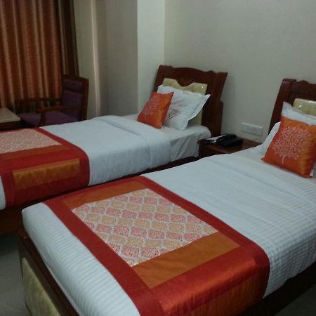 Hotel Shrivalli Residency Τσενάι Εξωτερικό φωτογραφία