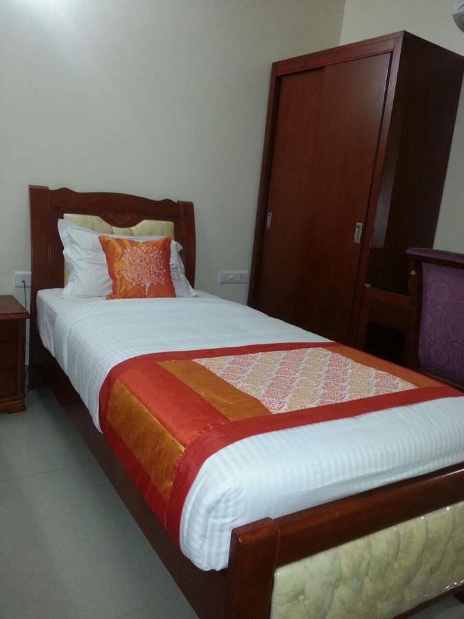 Hotel Shrivalli Residency Τσενάι Εξωτερικό φωτογραφία